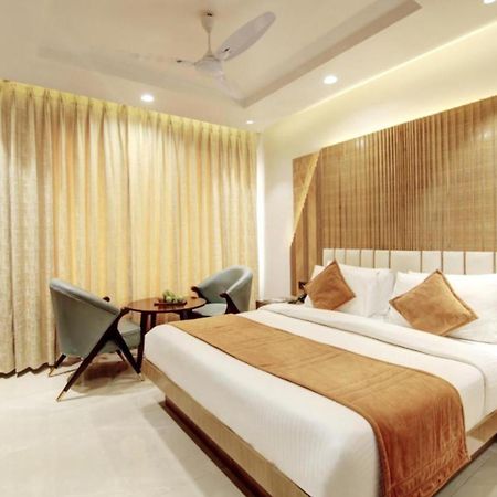 Hotel Platinum With Free Pickup-Delhi Airport Nuova Delhi Esterno foto