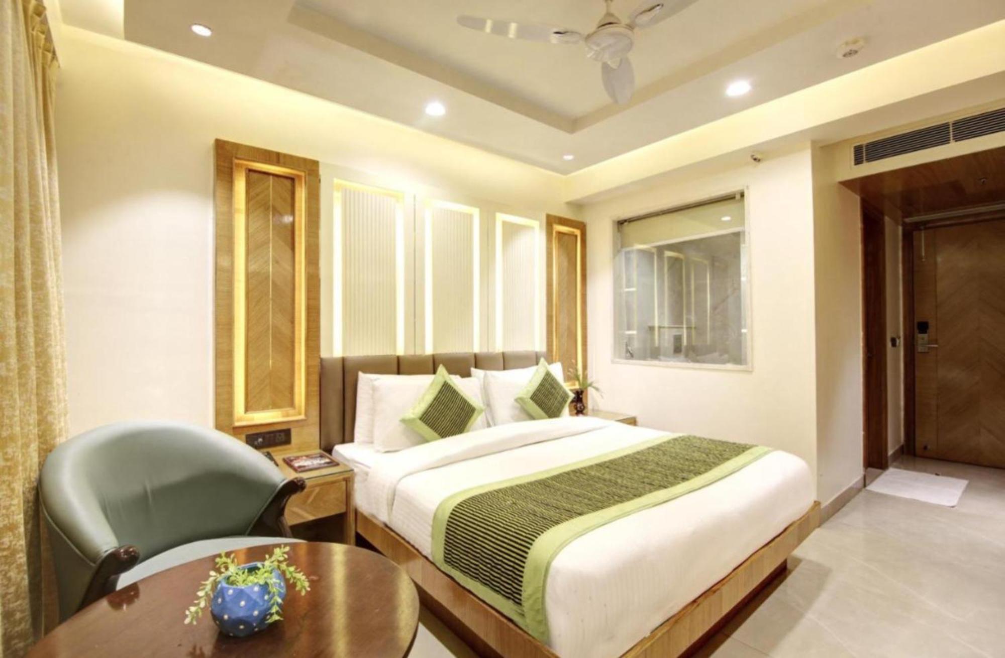 Hotel Platinum With Free Pickup-Delhi Airport Nuova Delhi Esterno foto