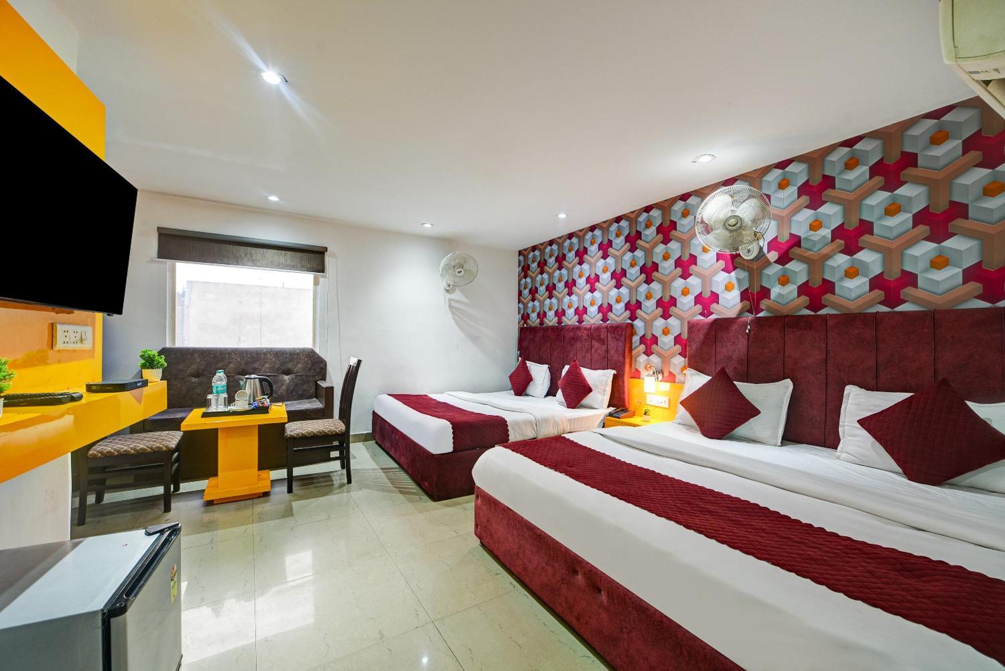 Hotel Platinum With Free Pickup-Delhi Airport Nuova Delhi Esterno foto
